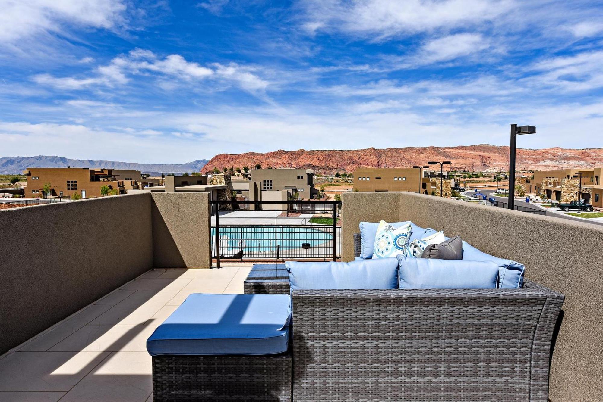 The View At The Escapes Villa St. George Buitenkant foto