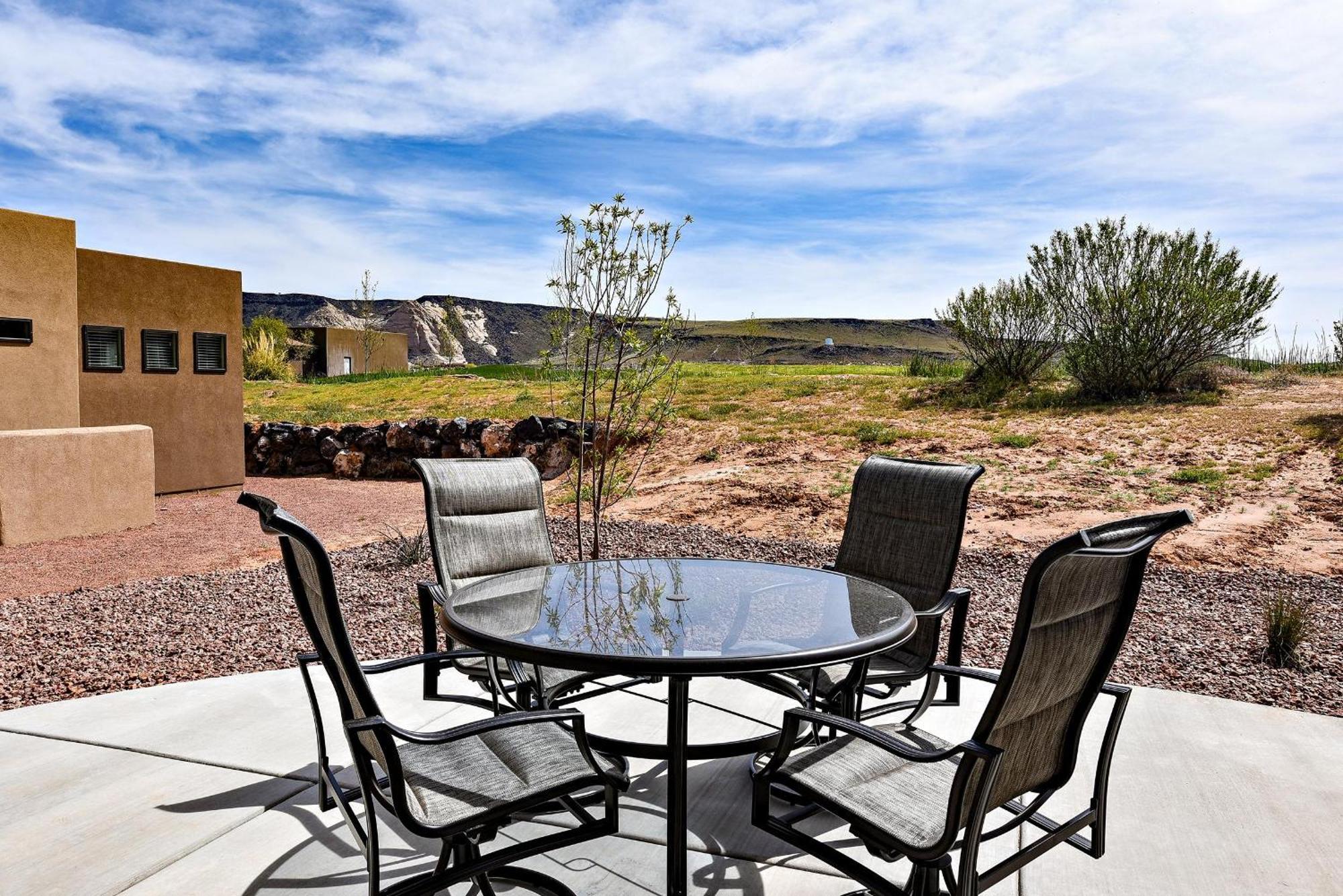 The View At The Escapes Villa St. George Buitenkant foto